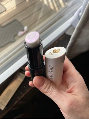 Lancôme highlighter stick flexing lavender